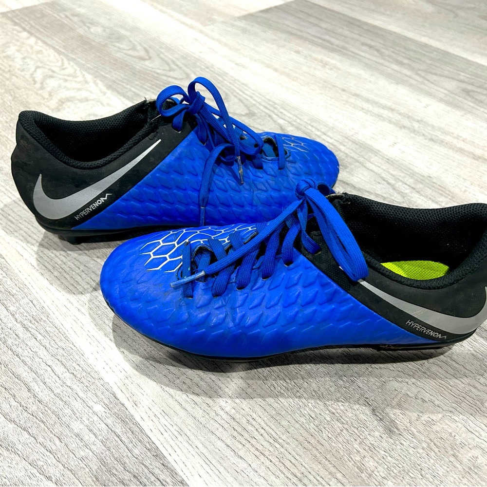 Nike Junior HyperVenom Phantom 3 Club FG Soccer
